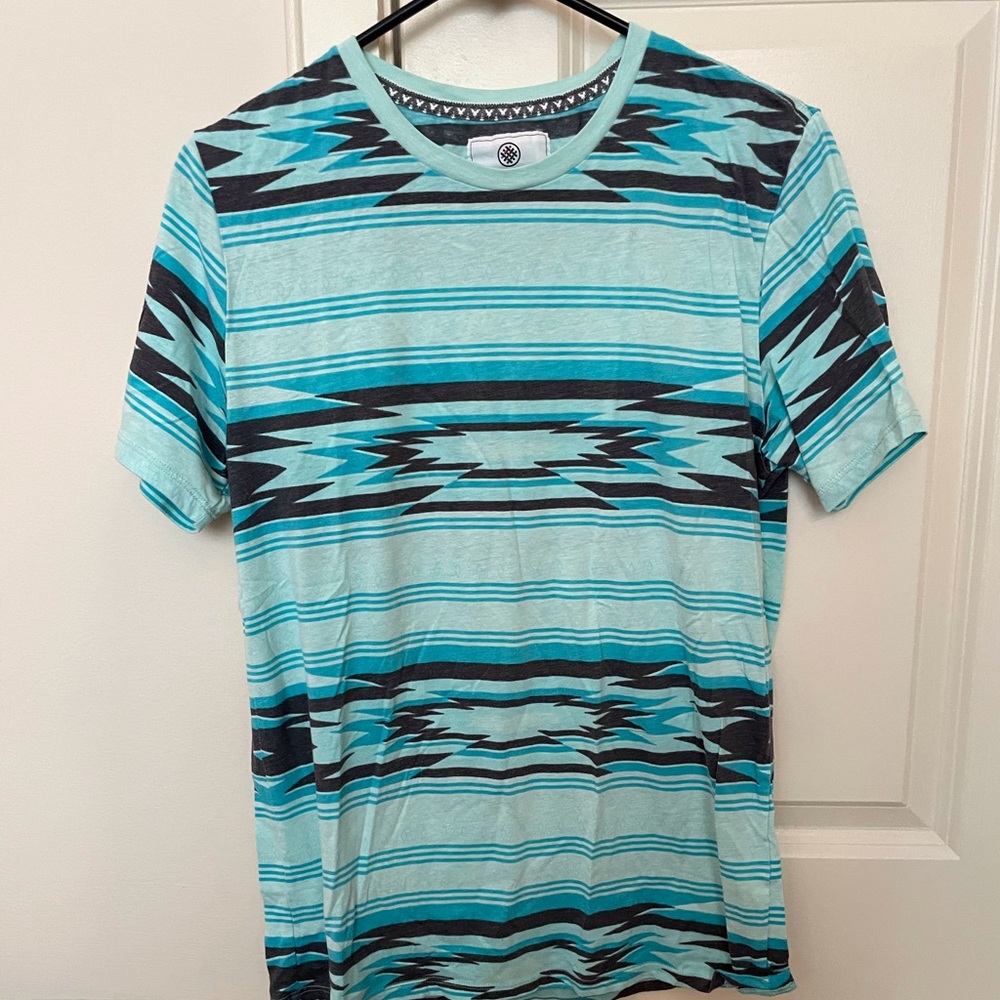 Tee shirt